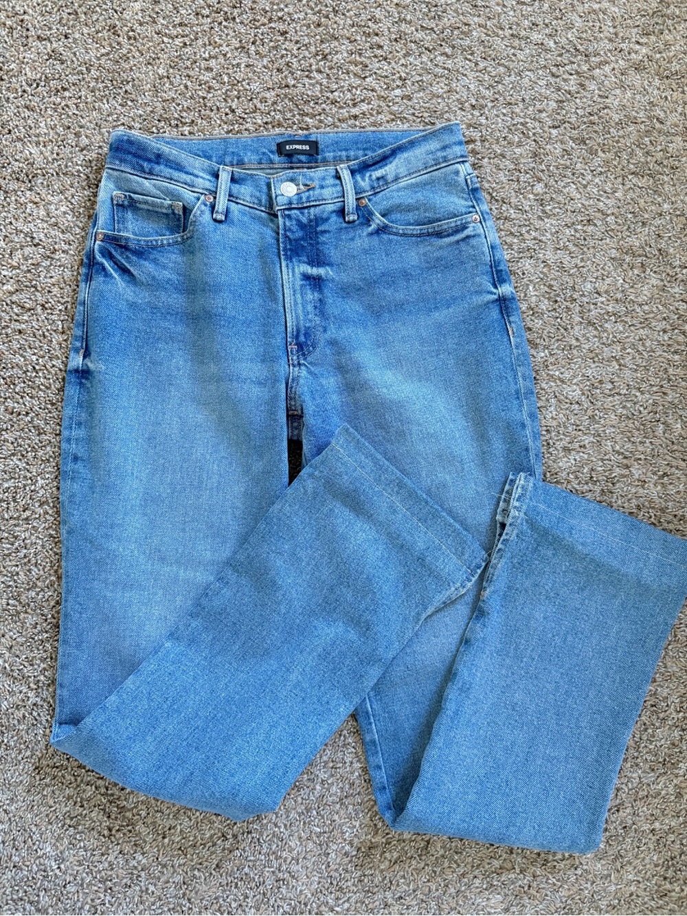 Express SkyScraper Straight Leg Jeans in Light Blue Denim • Size 4